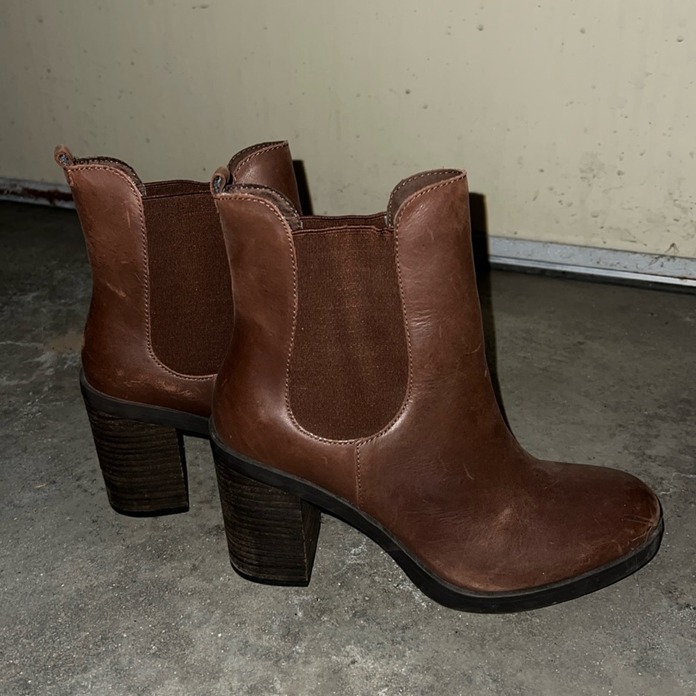 Crown Vintage Booties!